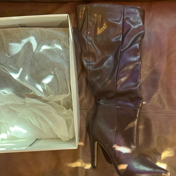 Classic silhouette pointed brown heels - Picture 1 of 3